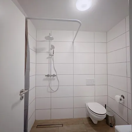 Cozy & Stylish Flat In Frankfurt, Easy Access To Messe & Centre شقة *