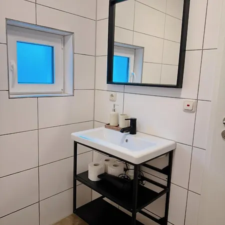 Апартаменты Cozy & Stylish Flat In Frankfurt *