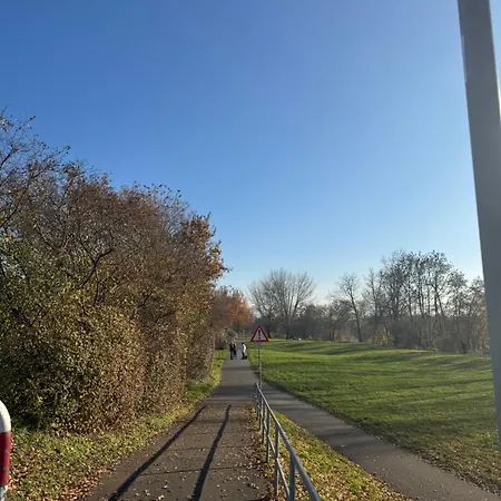 Daire Cozy & Stylish Flat In Frankfurt, Easy Access To Messe & Centre Frankfurt am Main